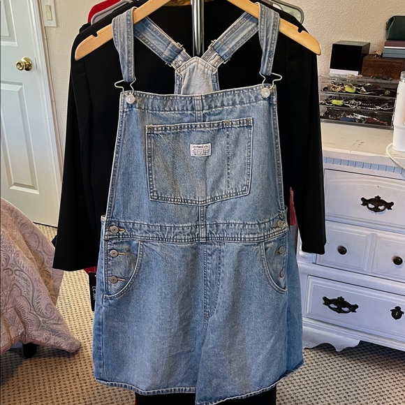 Levi's Blue Denim Overall Shorts - Picture 1 of 3